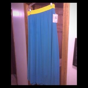 NWT LULAROE Lucy skirt